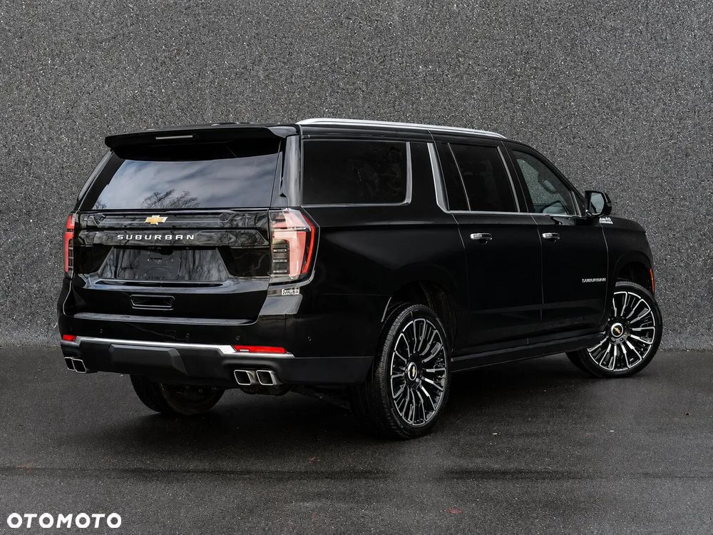 Chevrolet Suburban - 5