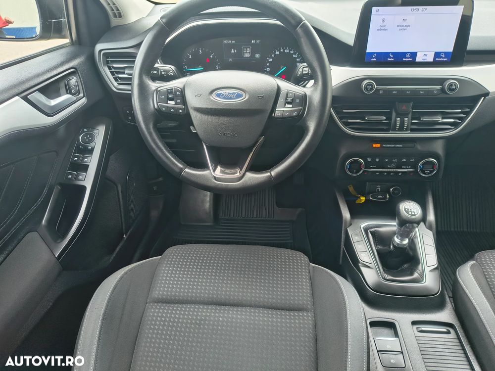 Ford Focus - 8