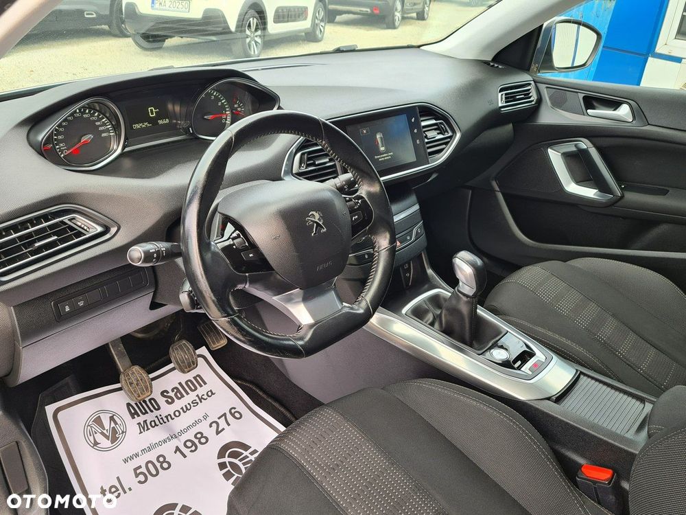 Peugeot 308 1.2 PureTech Allure S&S - 21