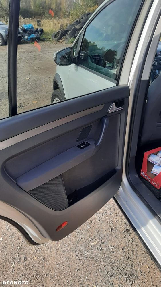 Volkswagen Touran 2.0 TDI DPF Cross - 9