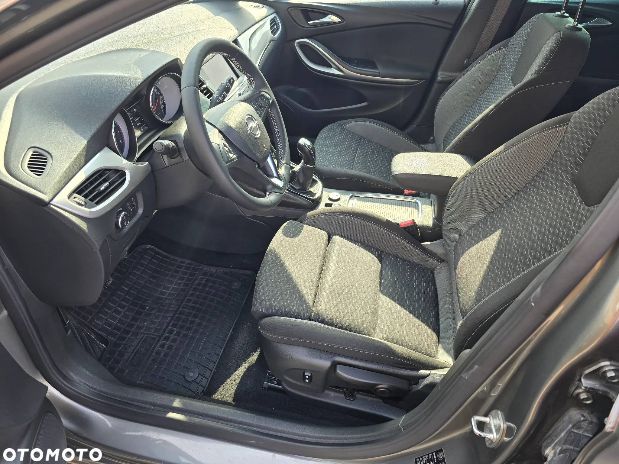 Opel Astra V 1.2 T GS Line S&S - 9