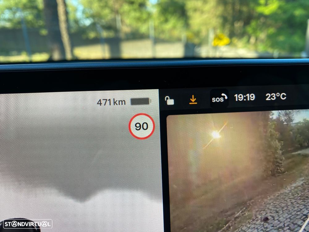 Tesla Model Y Long Range Dual Motor AWD - 21