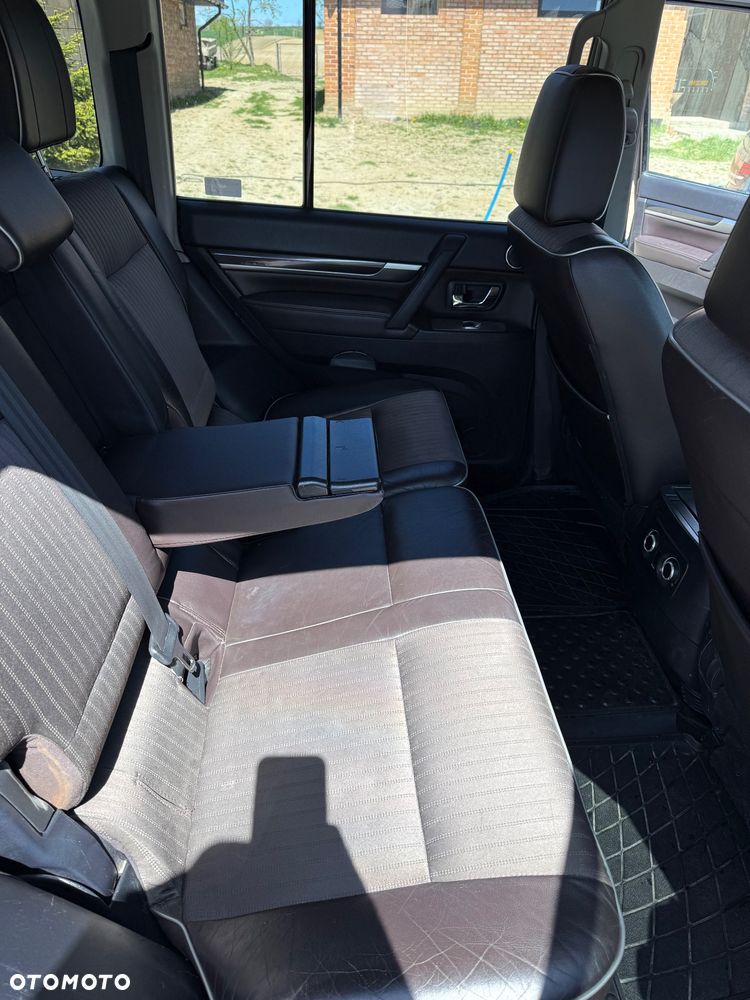 Mitsubishi Pajero 3.2 DID Intense - 23