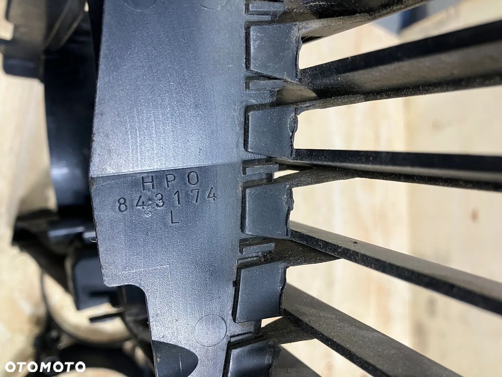 OKULAR BMW E32 E34 PRAWY LEWY KRATKA OSŁONA 131741-00LI 8147910 843174L - 5