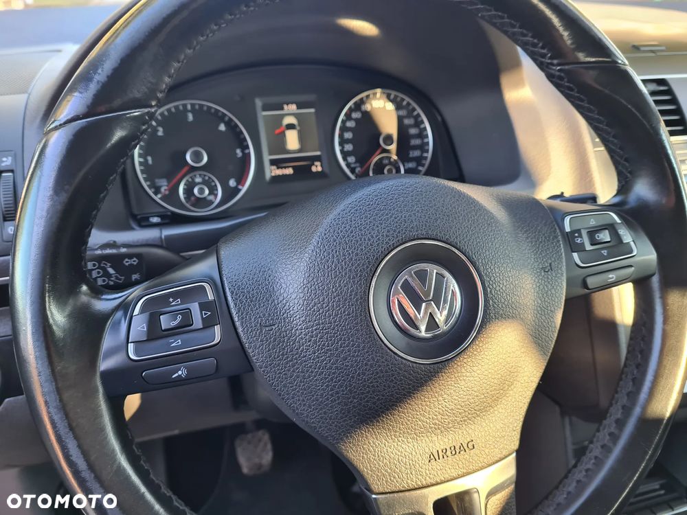 Volkswagen Touran - 9