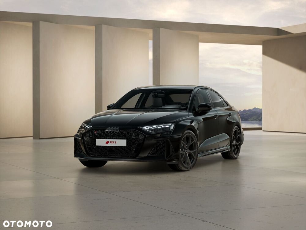 Audi RS3 Limousine - 1