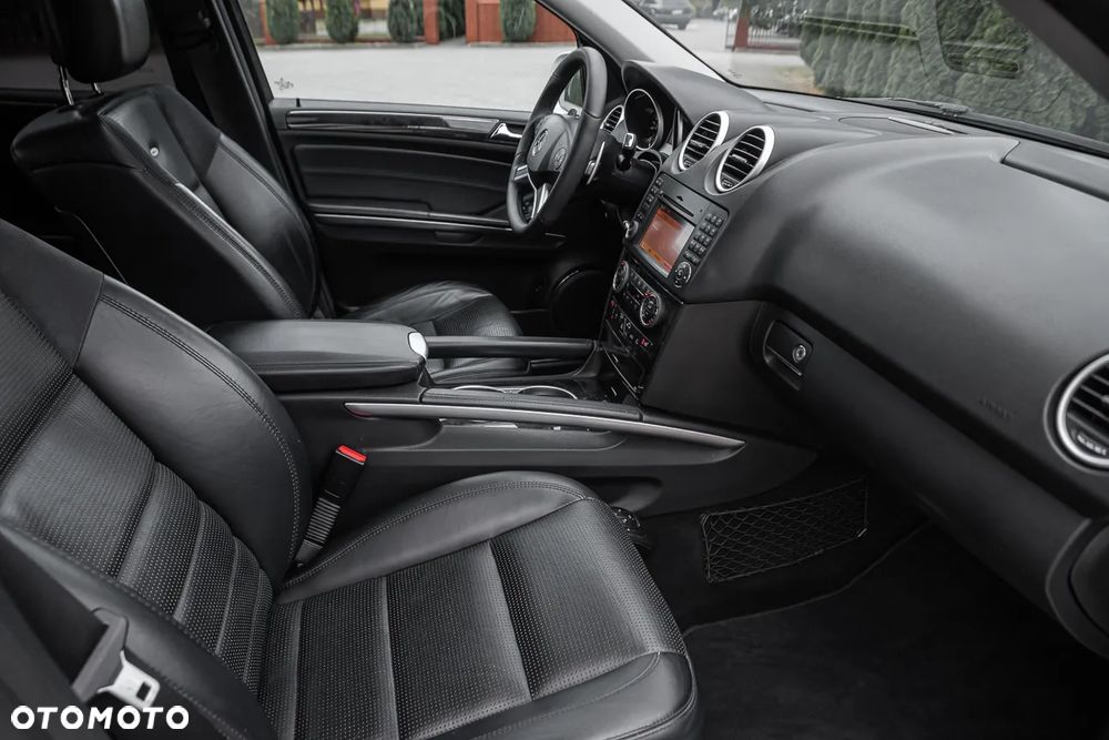 Mercedes-Benz ML 63 AMG 4Matic 7G-TRONIC 10th Anniversary - 7