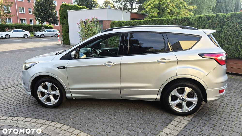 Ford Kuga 1.5 EcoBoost 2x4 ST-Line - 5