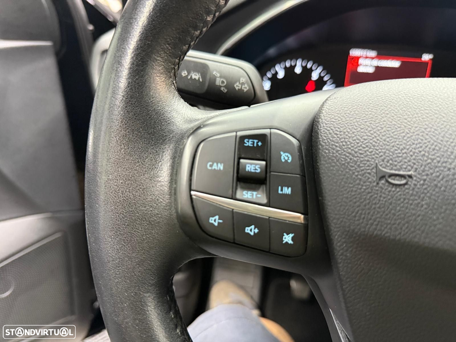 Ford Focus 1.0 EcoBoost Titanium - 19