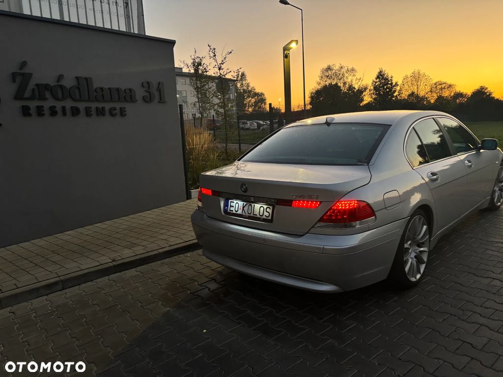 BMW Seria 7 745i - 2