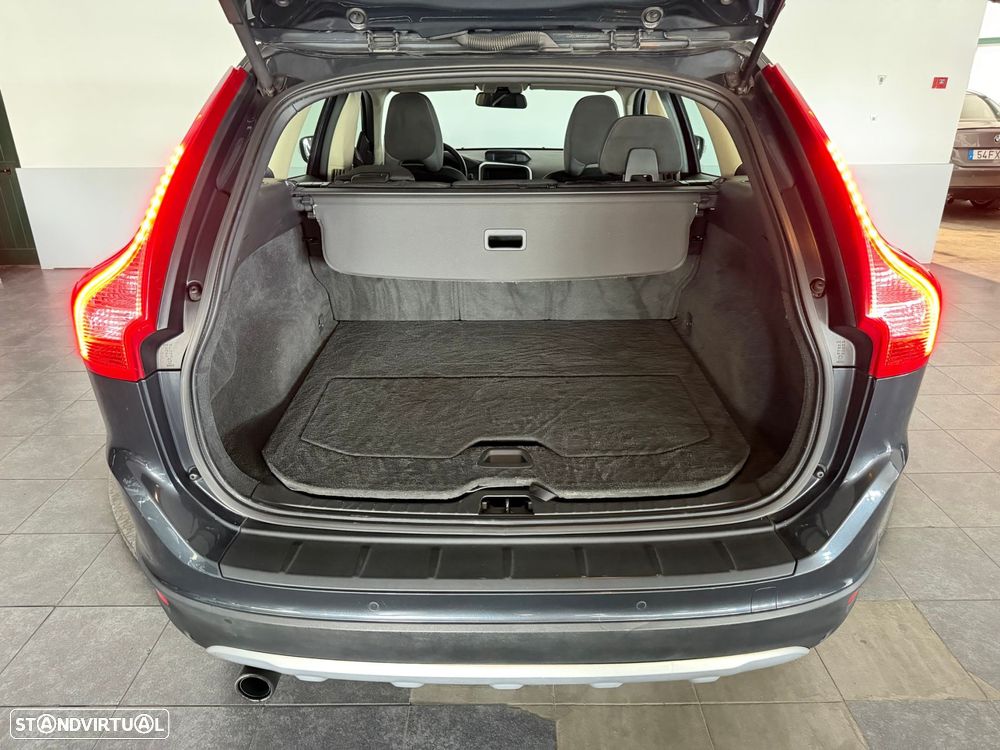 Volvo XC 60 2.0 D3 Drive Momentum - 7