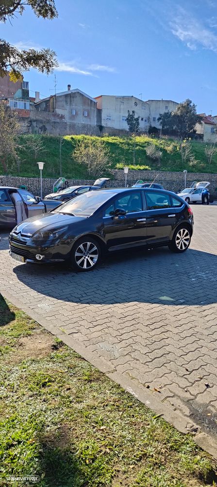 Citroën C4 1.6 HDi 110 Exclusive - 6