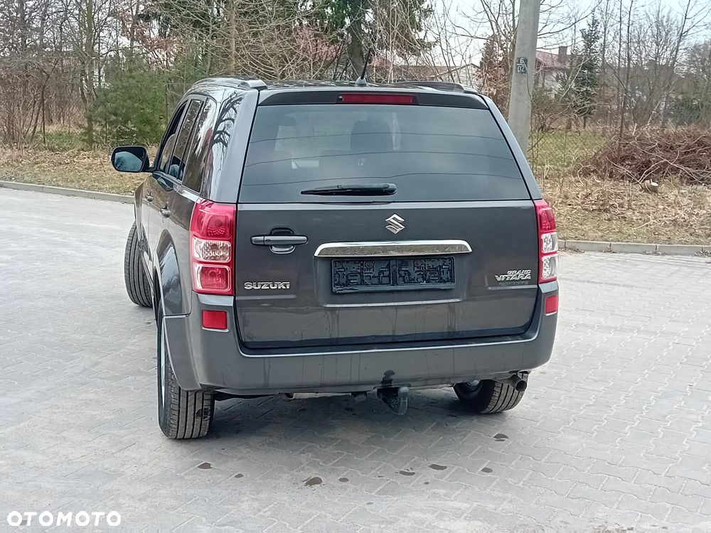 Suzuki Grand Vitara 2.4 Comfort - 4