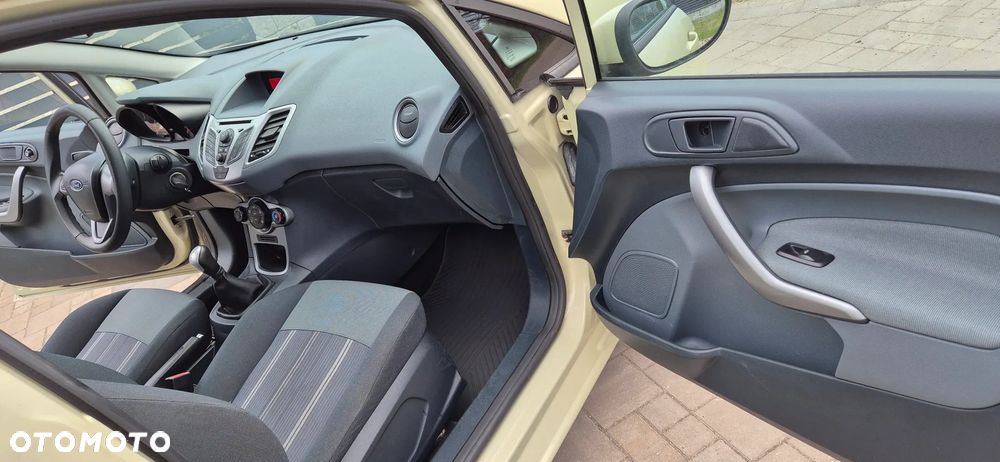 Ford Fiesta - 13