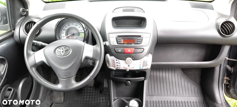 Toyota Aygo Connect - 15