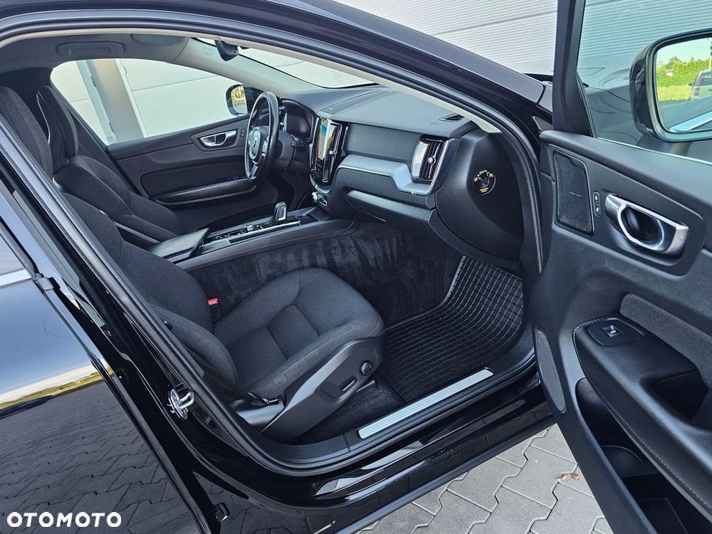 Volvo XC 60 B4 D Geartronic Momentum Pro - 34