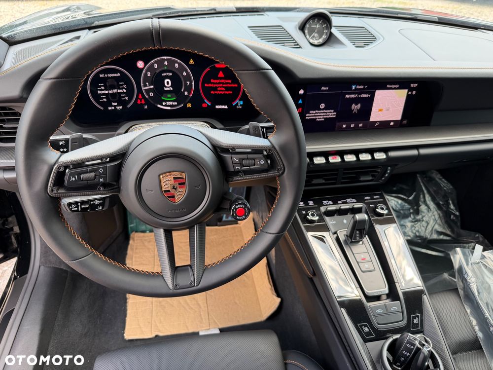 Porsche 911 Targa 4 GTS PDK - 22