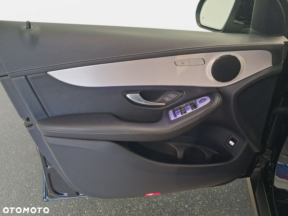 Mercedes-Benz GLC - 27