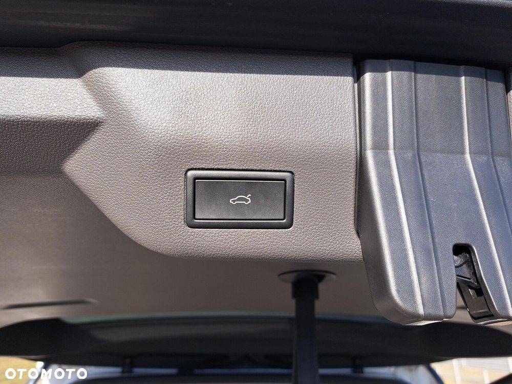 Volkswagen Multivan - 26