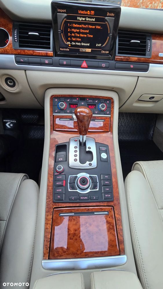 Audi A8 4.2 TDI DPF L Quattro - 38