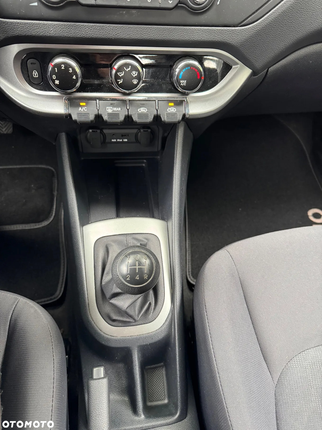 Kia Rio - 15
