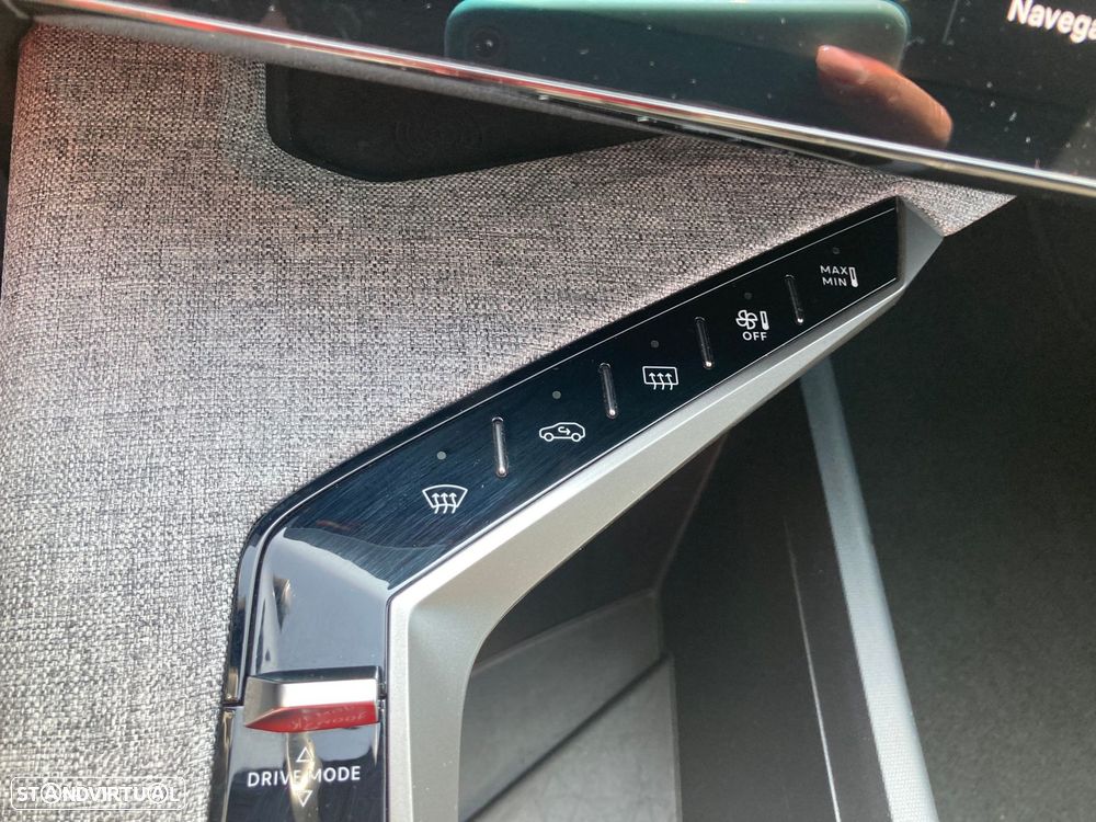 Peugeot 3008 1.2 Hybrid Allure e-DCS6 - 19