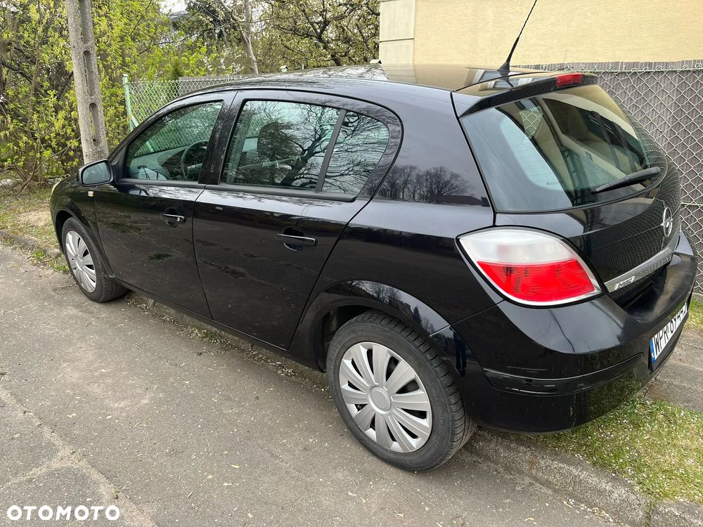 Opel Astra 1.6 Essentia Easytronic - 3