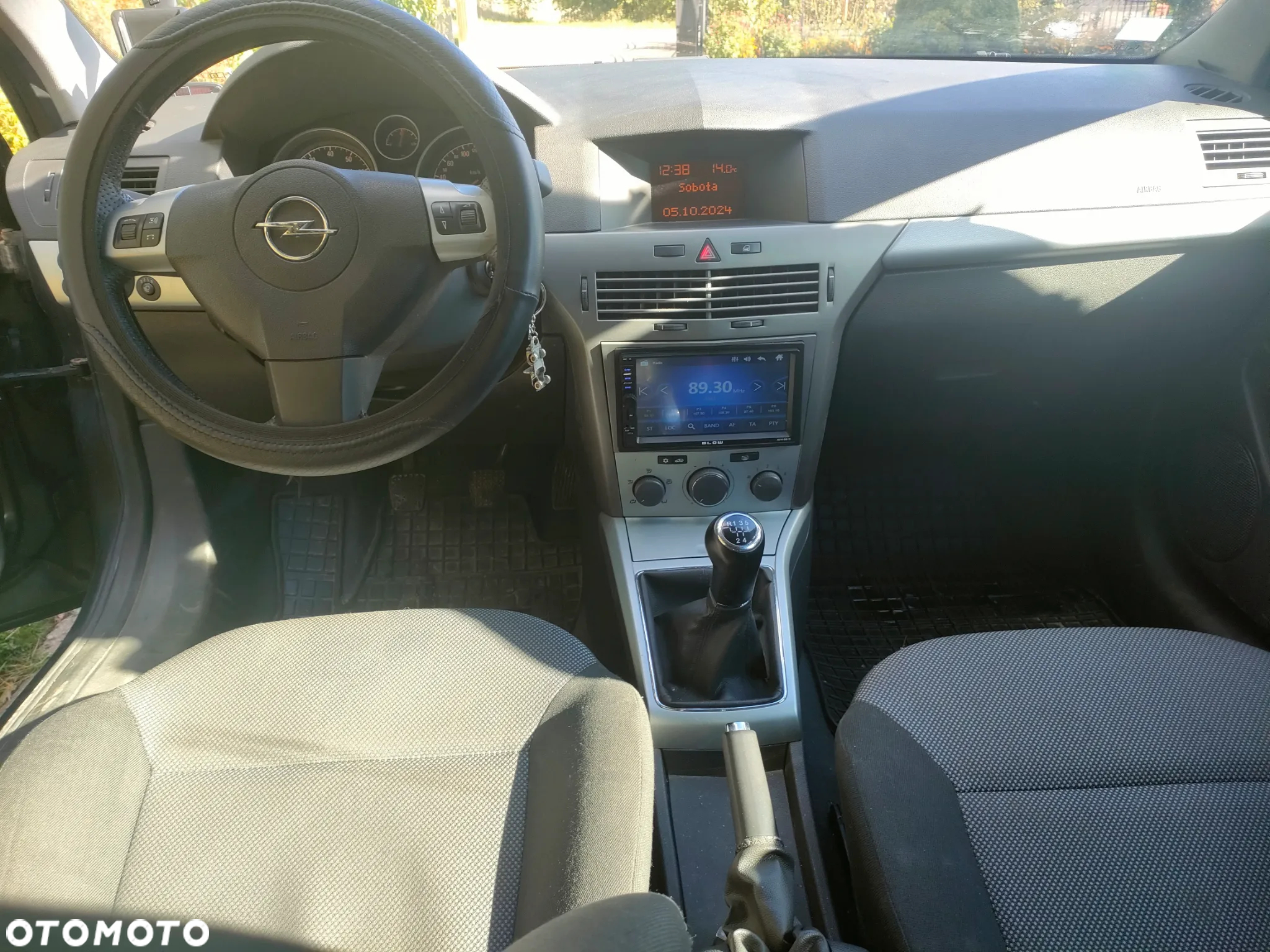 Opel Astra GTC 1.4 - 4