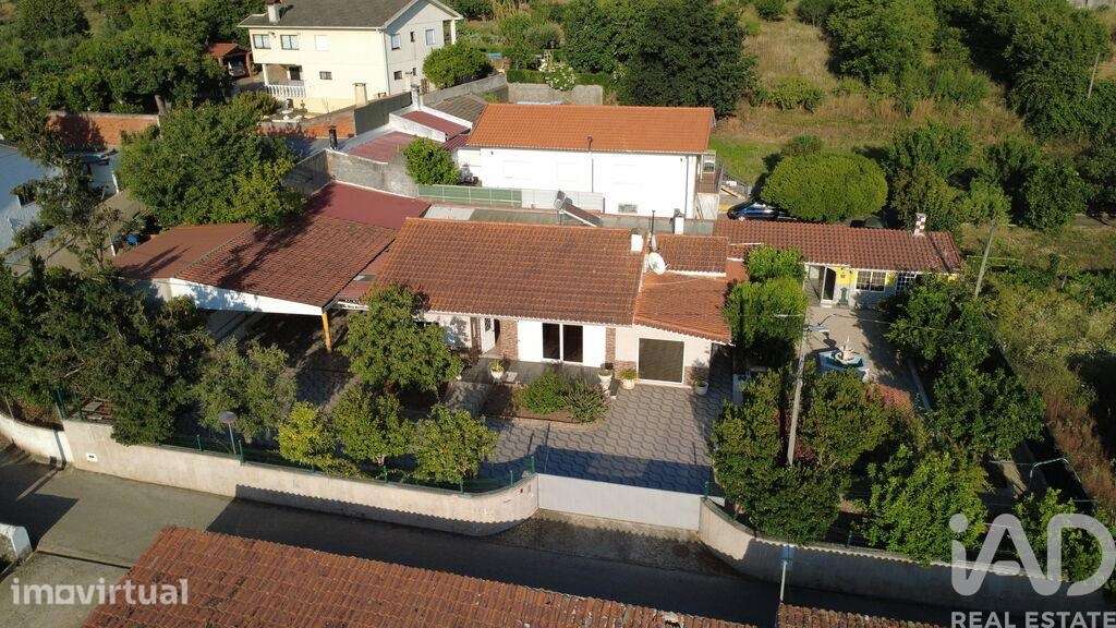 Casa / Villa T2 em Miranda do Corvo de 384,3 m2 - Grande imagem: 2/40