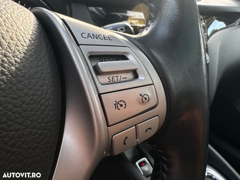 Nissan Qashqai 1.6 DCI Xtronic TEKNA - 23