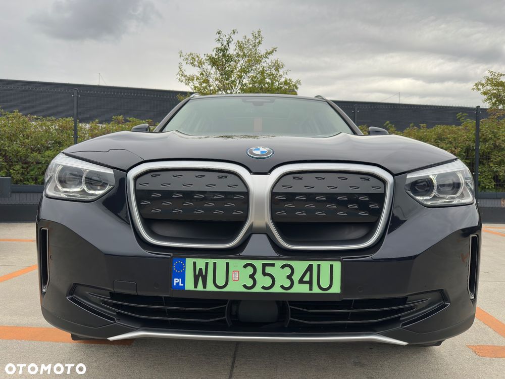 BMW iX3 - 17