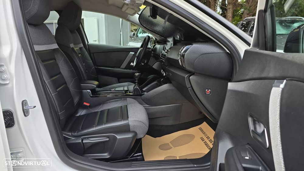 Citroën C4 1.2 PureTech Shine - 16