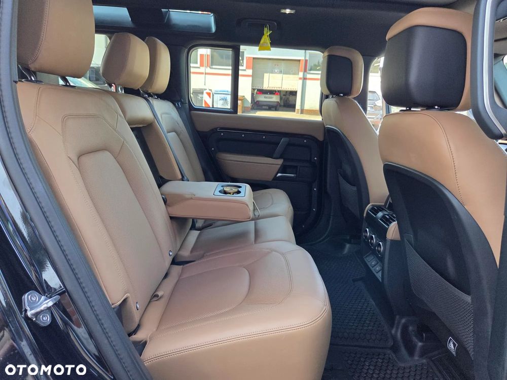 Land Rover Defender 3.0 D250 mHEV X-Dynamic HSE - 16
