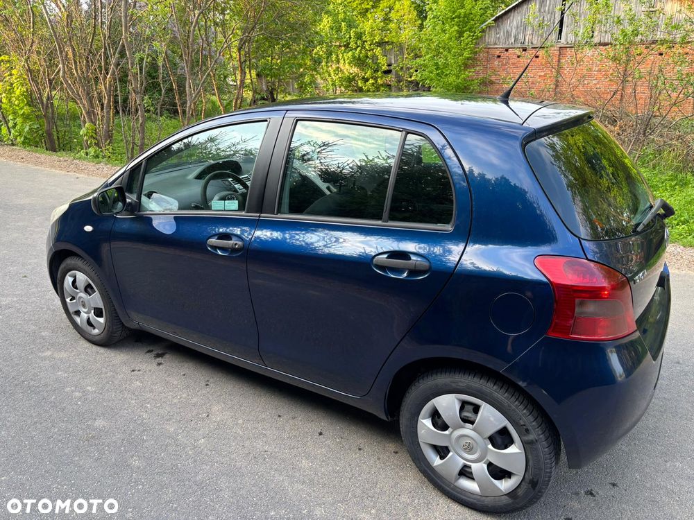 Toyota Yaris 1.3 Luna A/C - 3