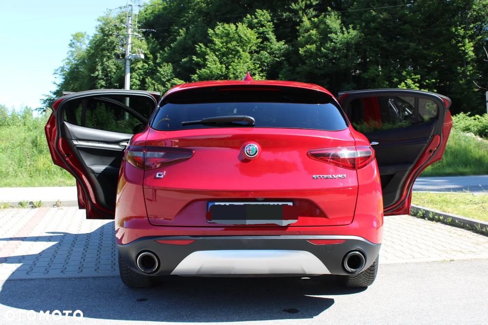 Alfa Romeo Stelvio 2.0 Turbo 16V AT8-Q4 - 5