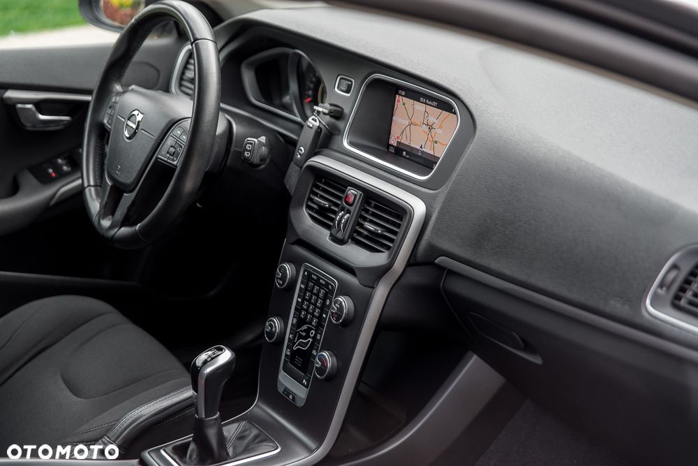 Volvo V40 T2 Kinetic - 26