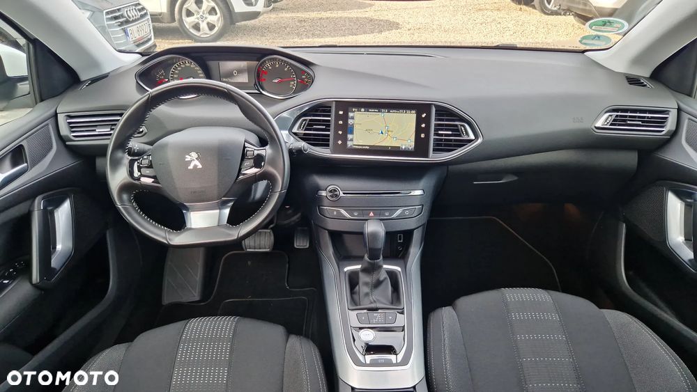 Peugeot 308 ver-1-6-bluehdi-allure-s-s-eat6 - 26