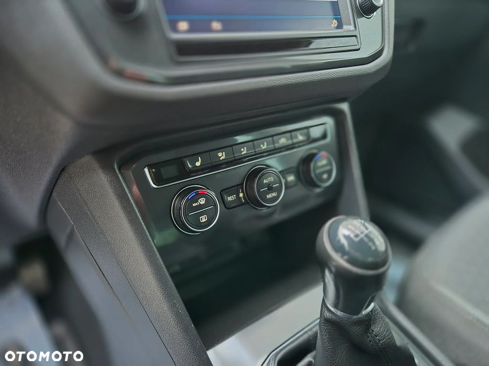 Volkswagen Tiguan 2.0 TDI SCR BlueMotion Technology Sport & Style - 22