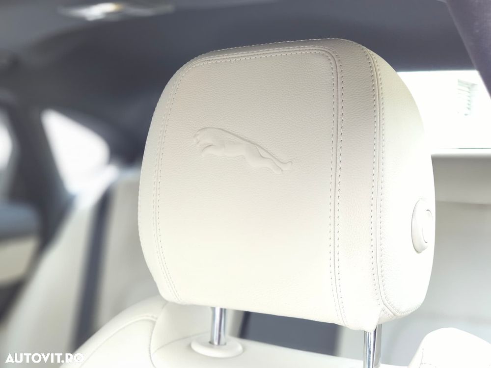 Jaguar XF D200 AWD R-Dynamic SE - 11