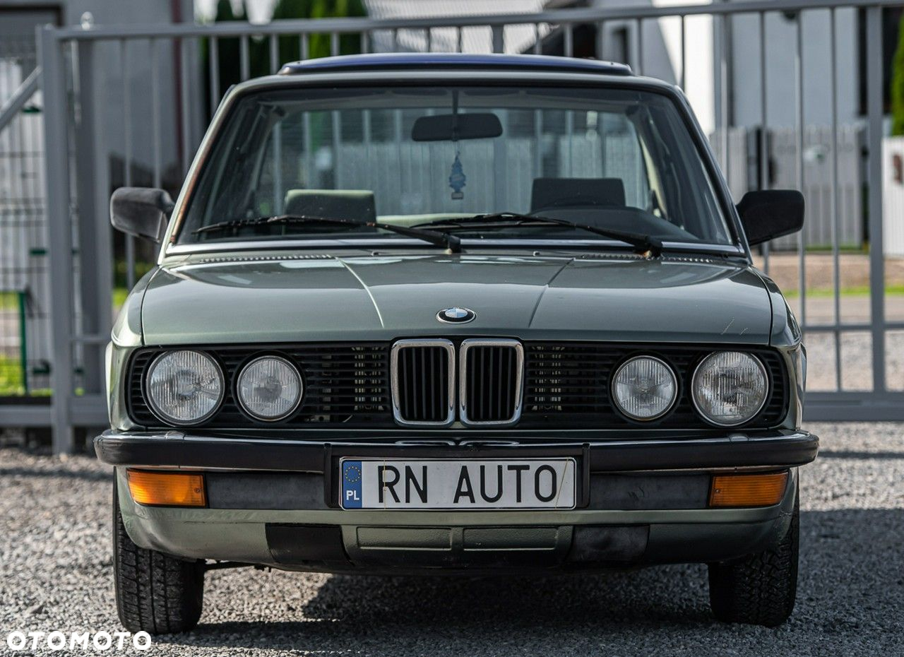 BMW Seria 5 518 i - 2