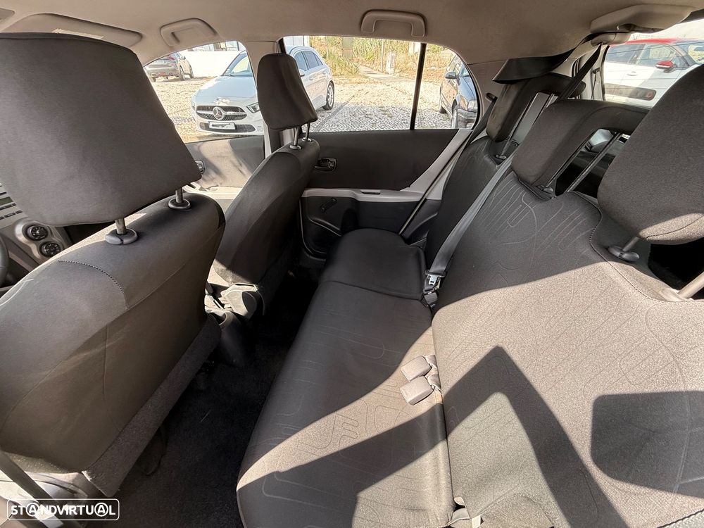 Toyota Yaris 1.0 VVT-i Sol AC+VSC - 18