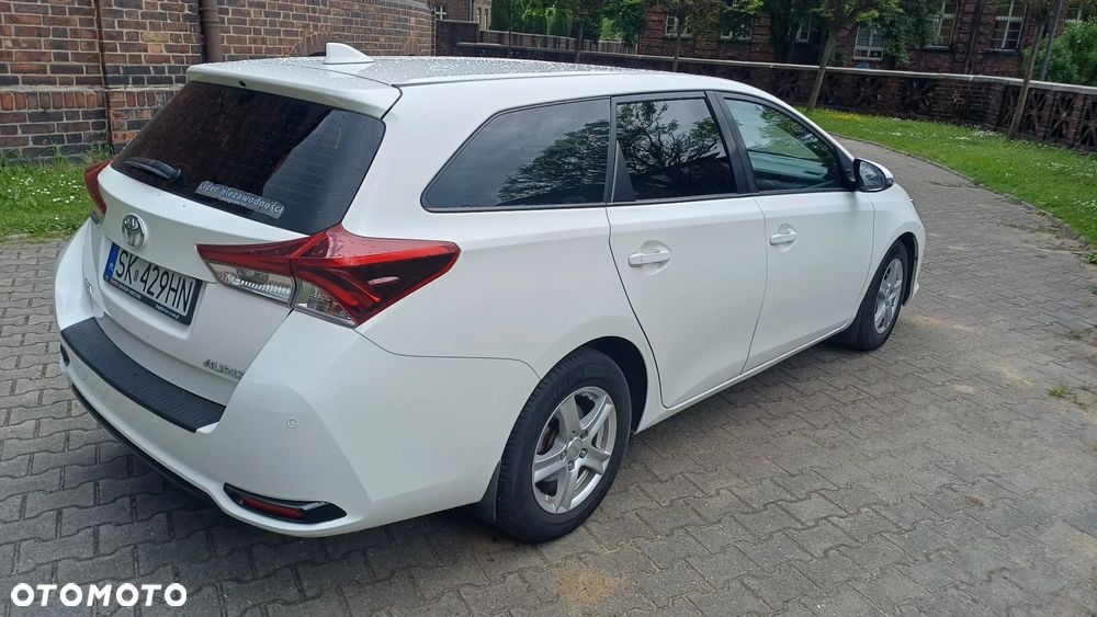 Toyota Auris 1.33 VVT-i Active - 4