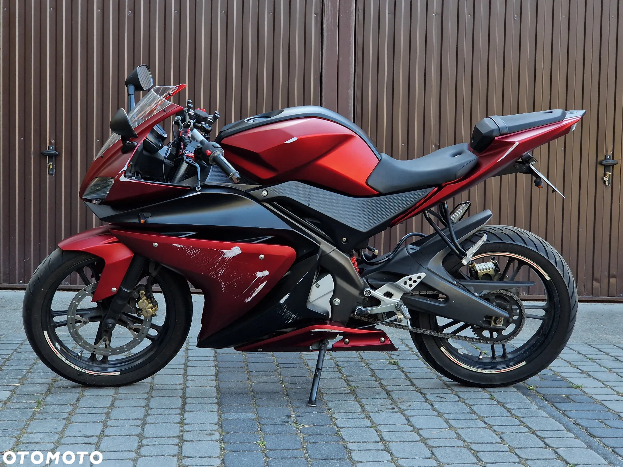 Yamaha YZF - 4
