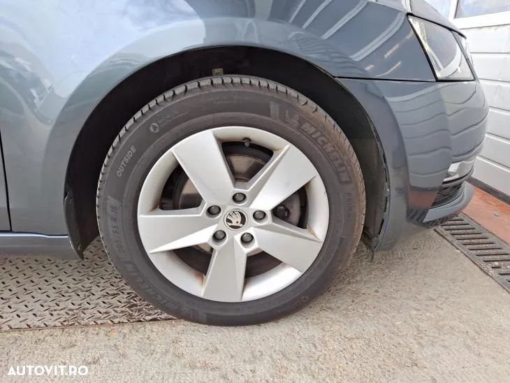 Skoda Octavia Combi Diesel 1.6 TDI DSG Ambition - 16