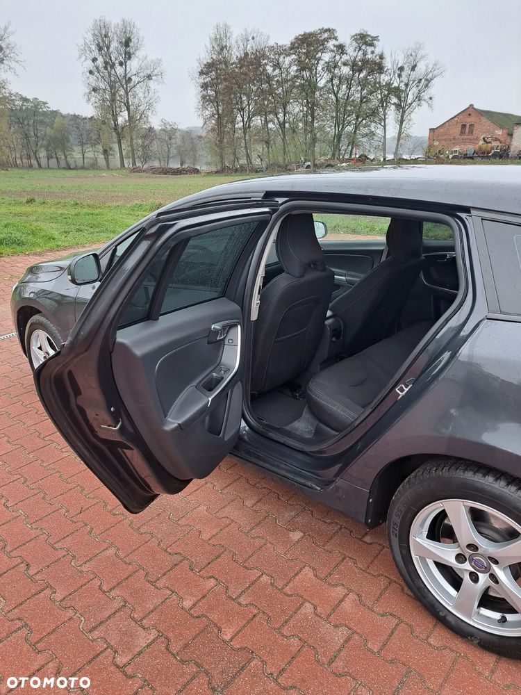 Volvo V60 - 17