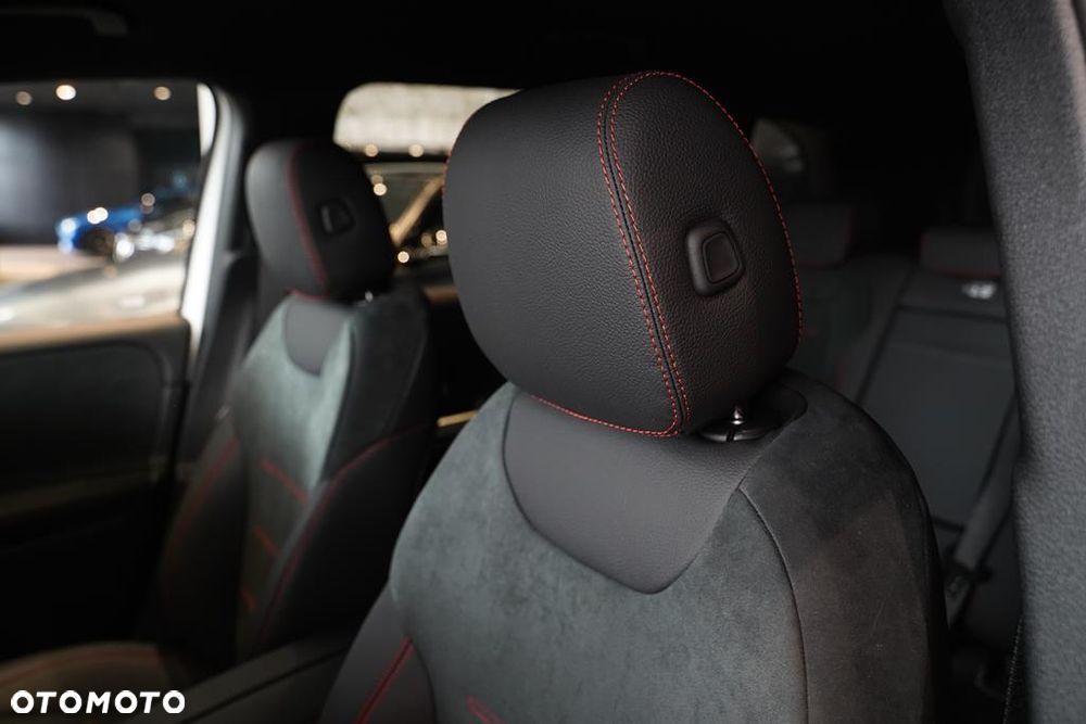 Mercedes-Benz GLB 200 mHEV AMG Line 7G-DCT - 20