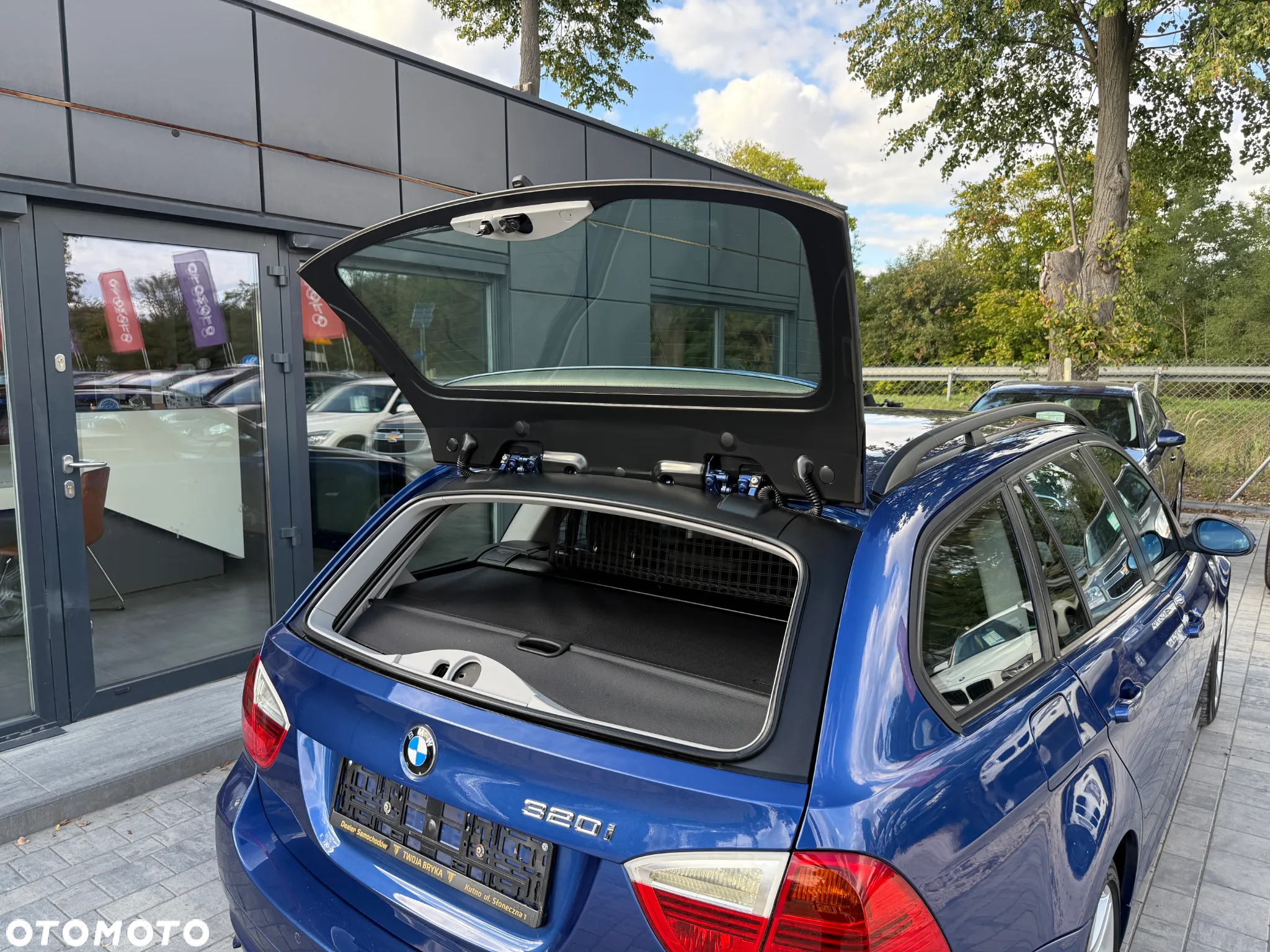 BMW Seria 3 320i Touring Edition Sport - 32
