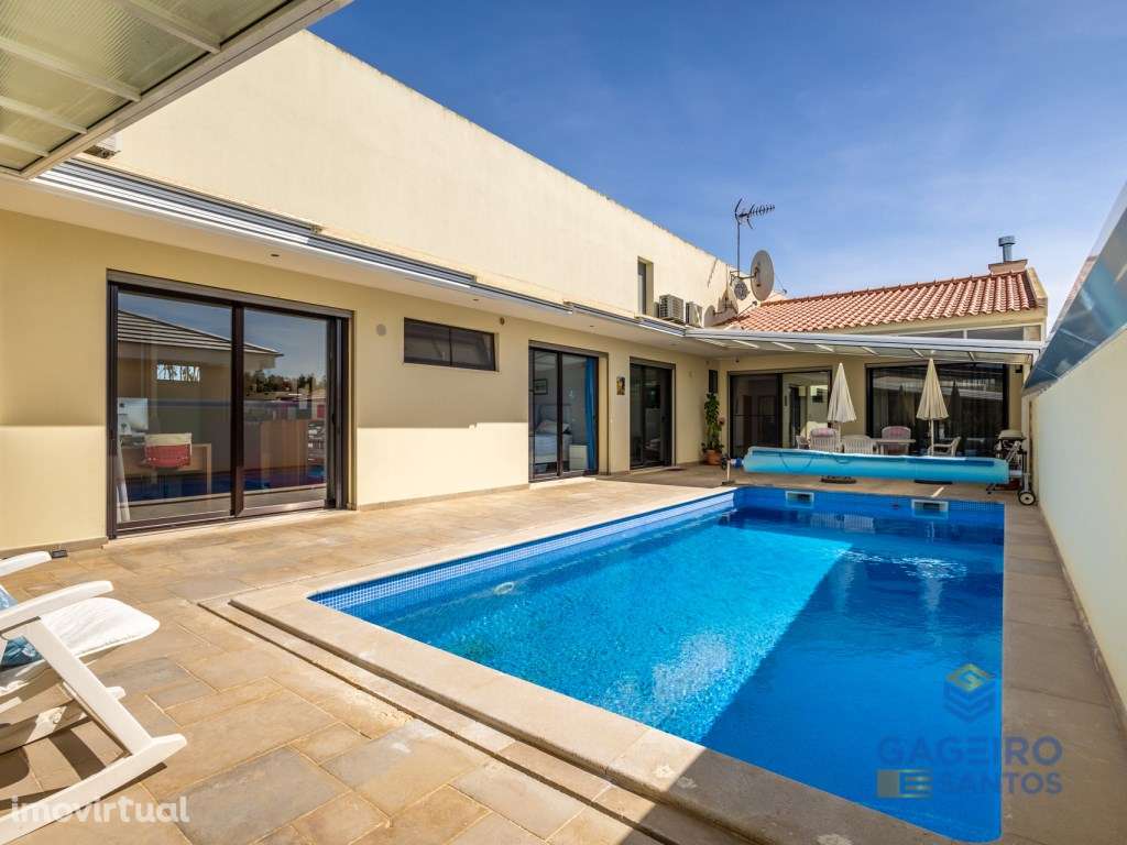 Moradia com piscina e terreno em São Martinho do Porto - Grande imagem: 2/60