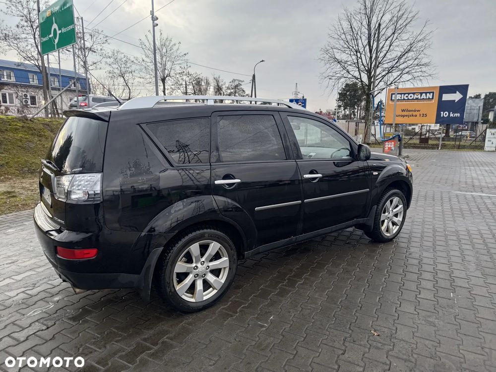 Mitsubishi Outlander 3.0 V6 XLS - 16