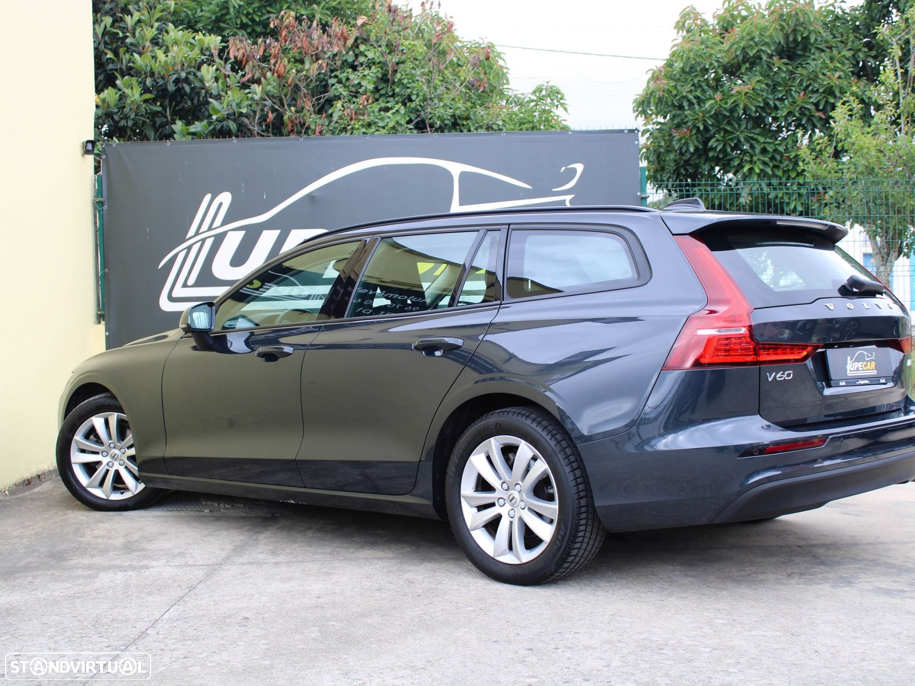 Volvo V60 2.0 D3 Momentum - 24